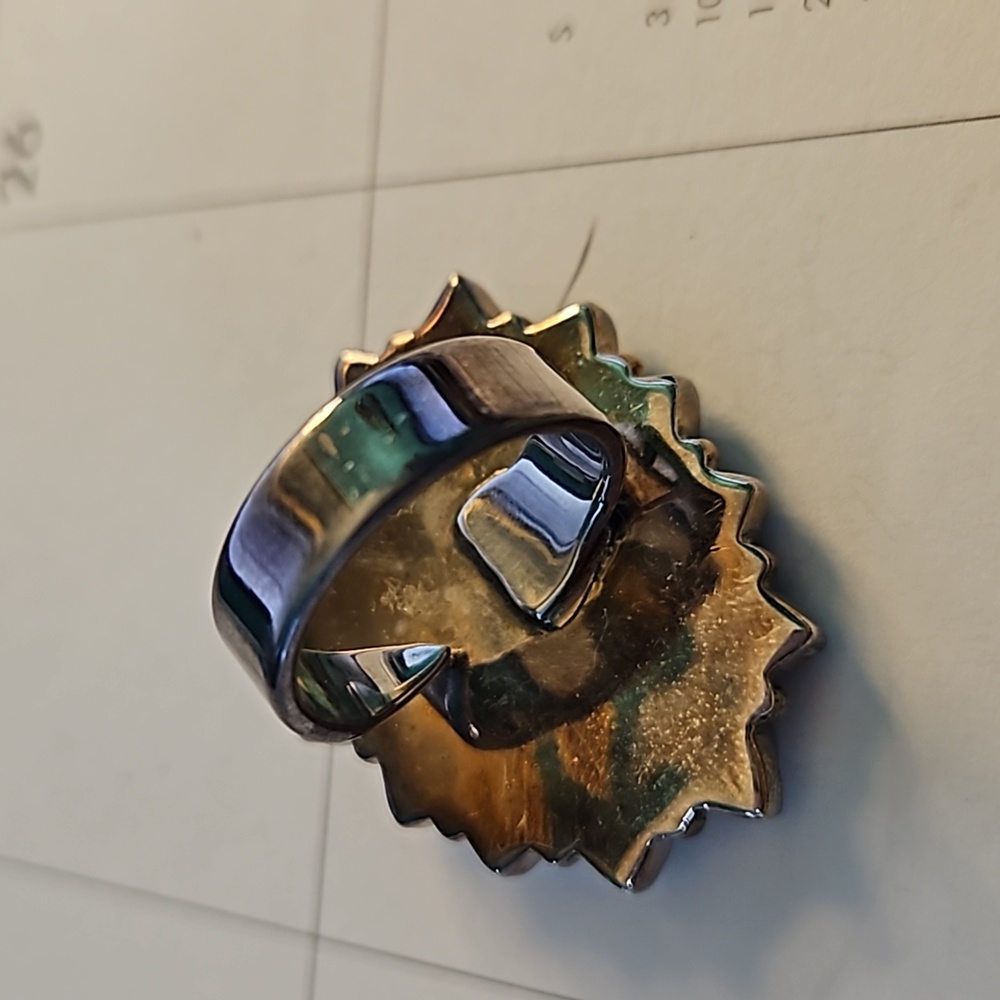Ring - Picture 2 of 3